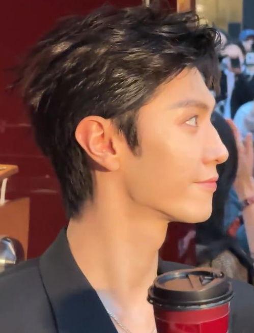 主播爆料周翊然视频在线观看,揭秘幕后故事，带你走进主播世界  第2张